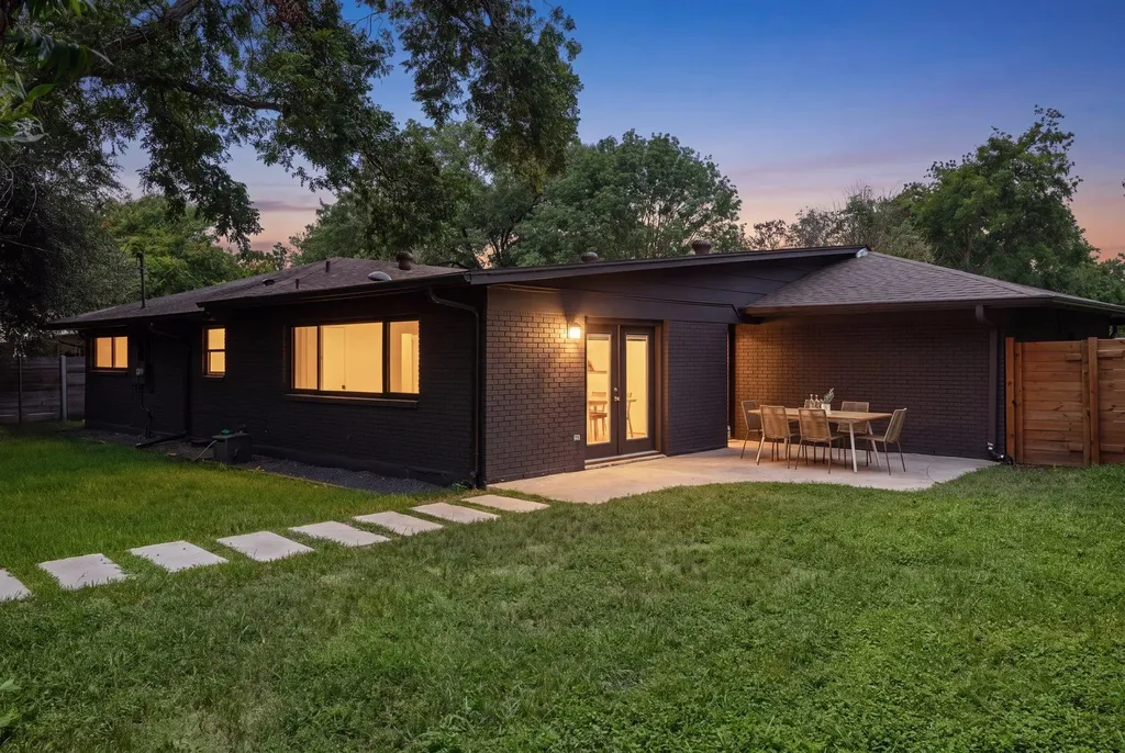 2902 Skylark Drive Austin TX 78757