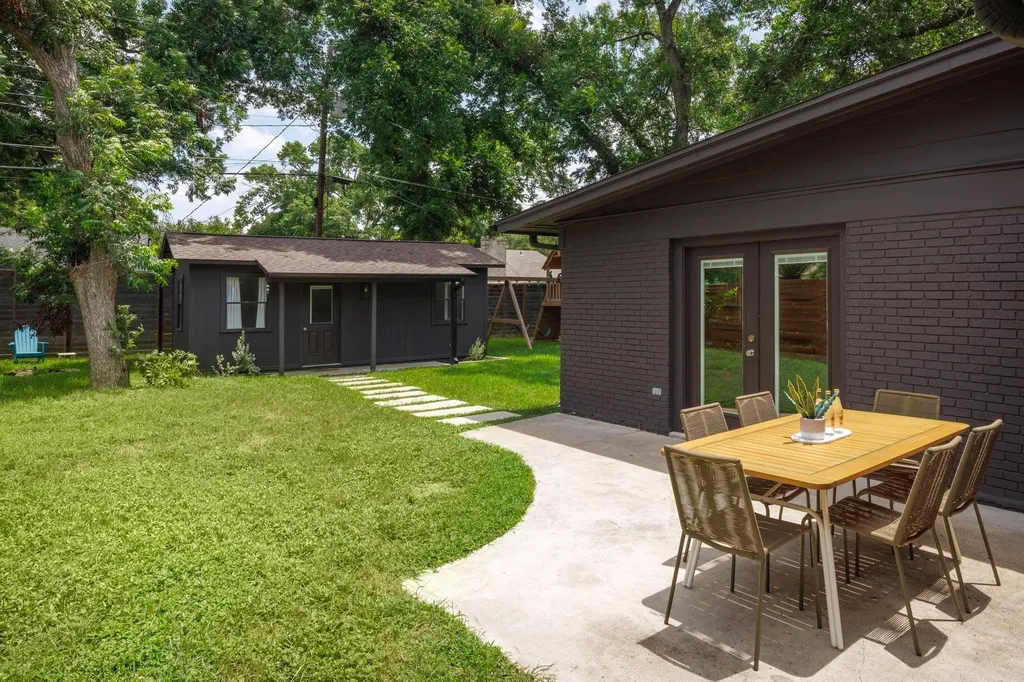 2902 Skylark Drive Austin TX 78757