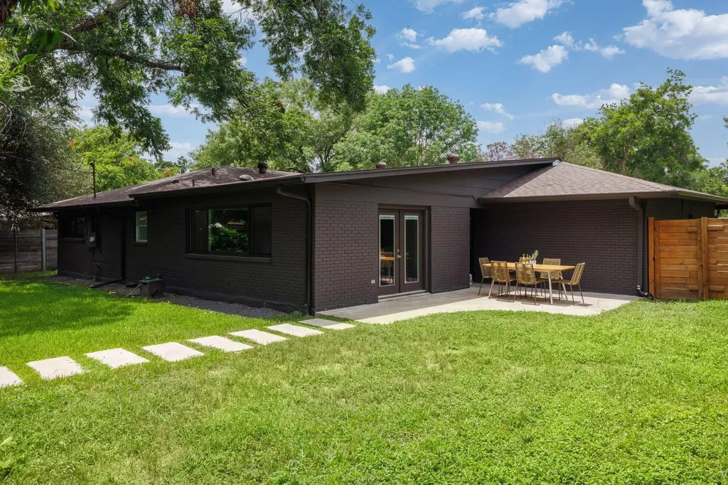 2902 Skylark Drive Austin TX 78757