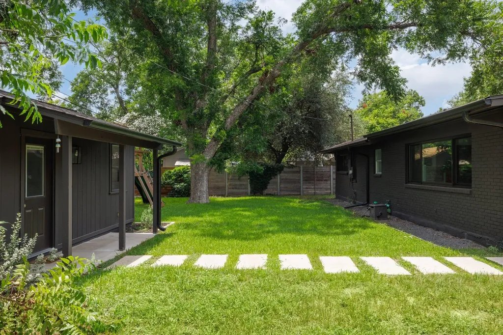 2902 Skylark Drive Austin TX 78757