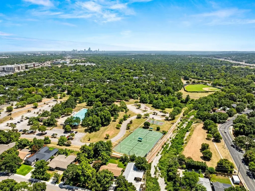 2902 Skylark Drive Austin TX 78757