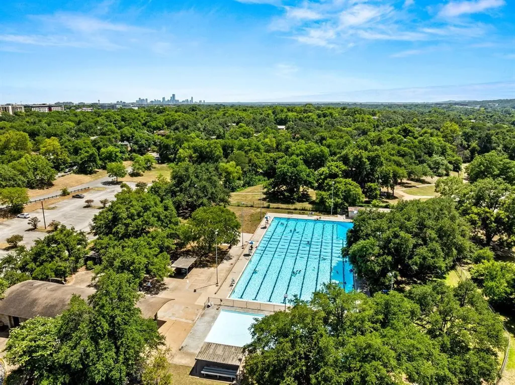 2902 Skylark Drive Austin TX 78757