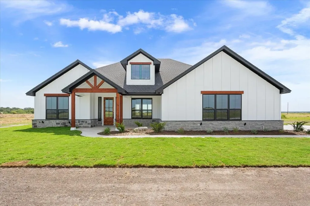 18085 Round Hall Road Holland TX 76534