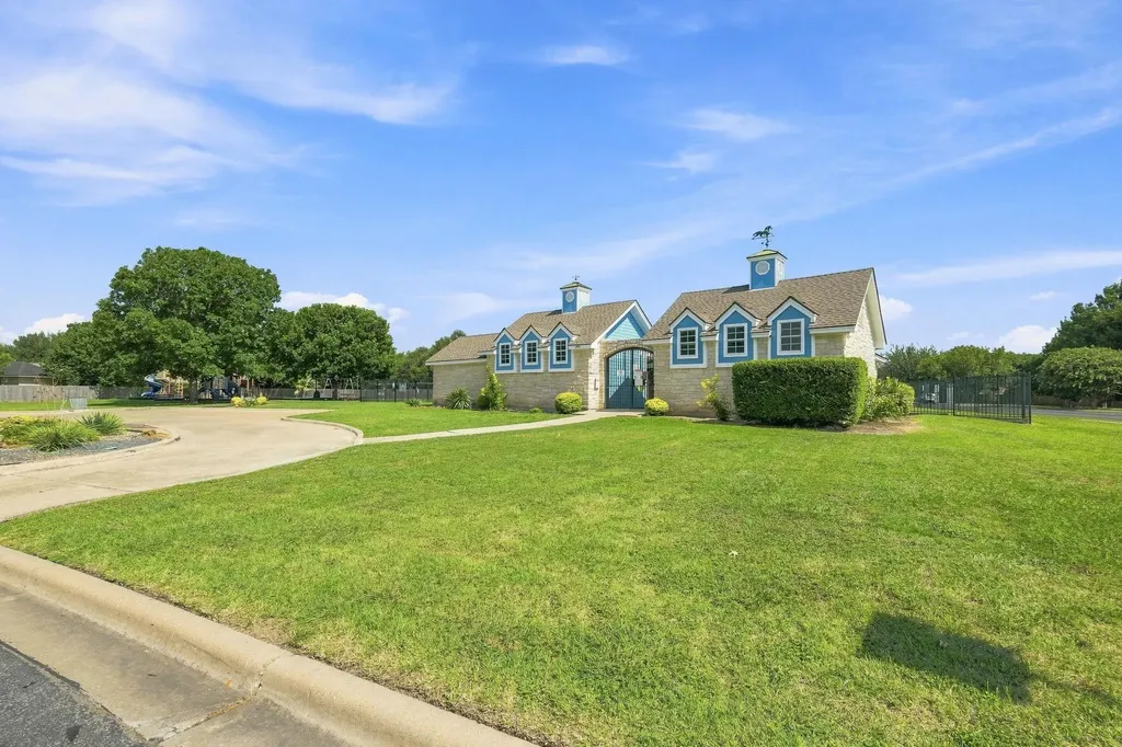302 N Carriage Hills Drive Georgetown TX 78626