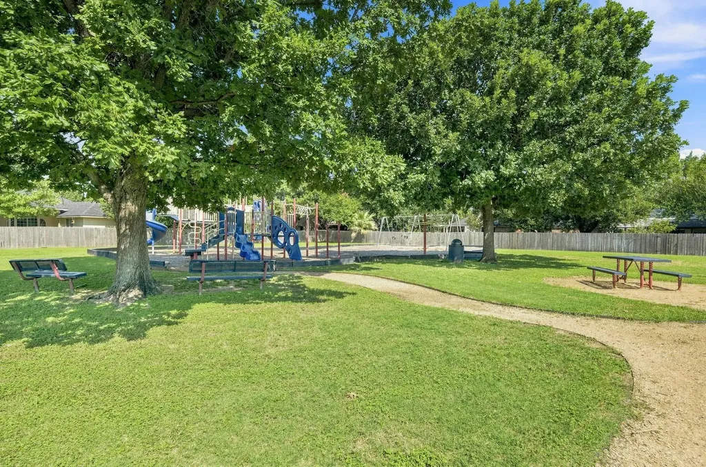 302 N Carriage Hills Drive Georgetown TX 78626