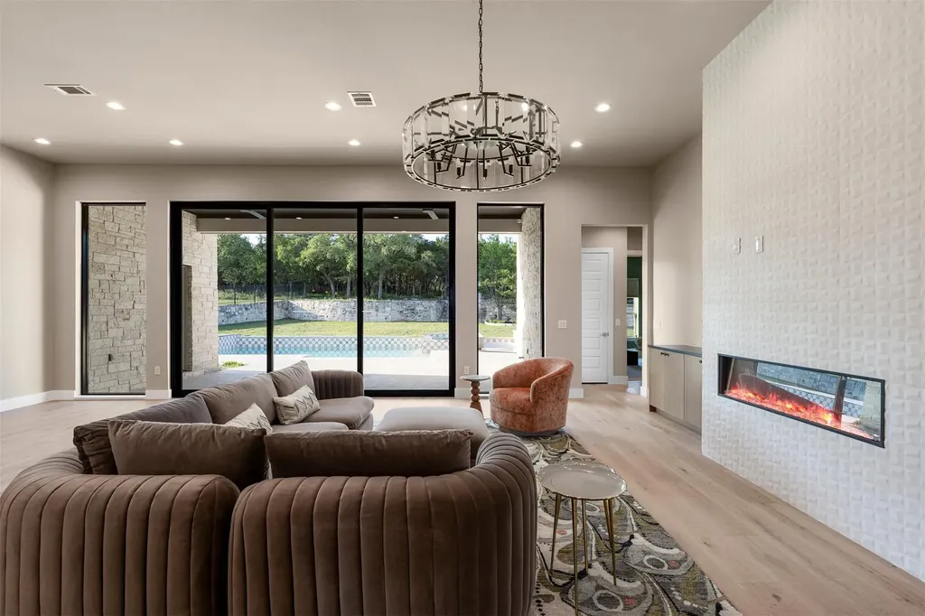 6300 Bernia Drive Austin TX 78739
