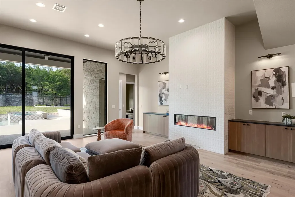 6300 Bernia Drive Austin TX 78739
