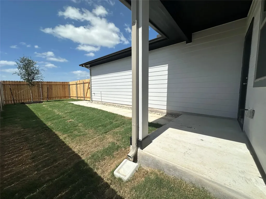 6151 Marsh Lane Buda TX 78610