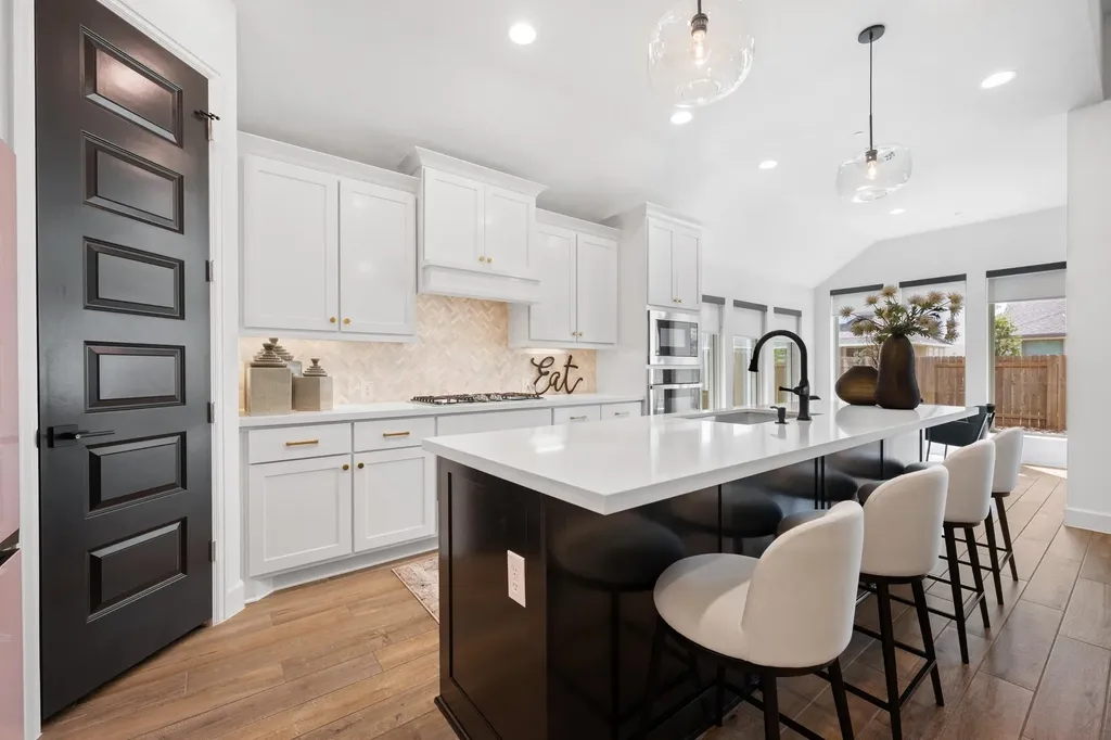 6213 Hilltop Plateau Drive Austin TX 78738