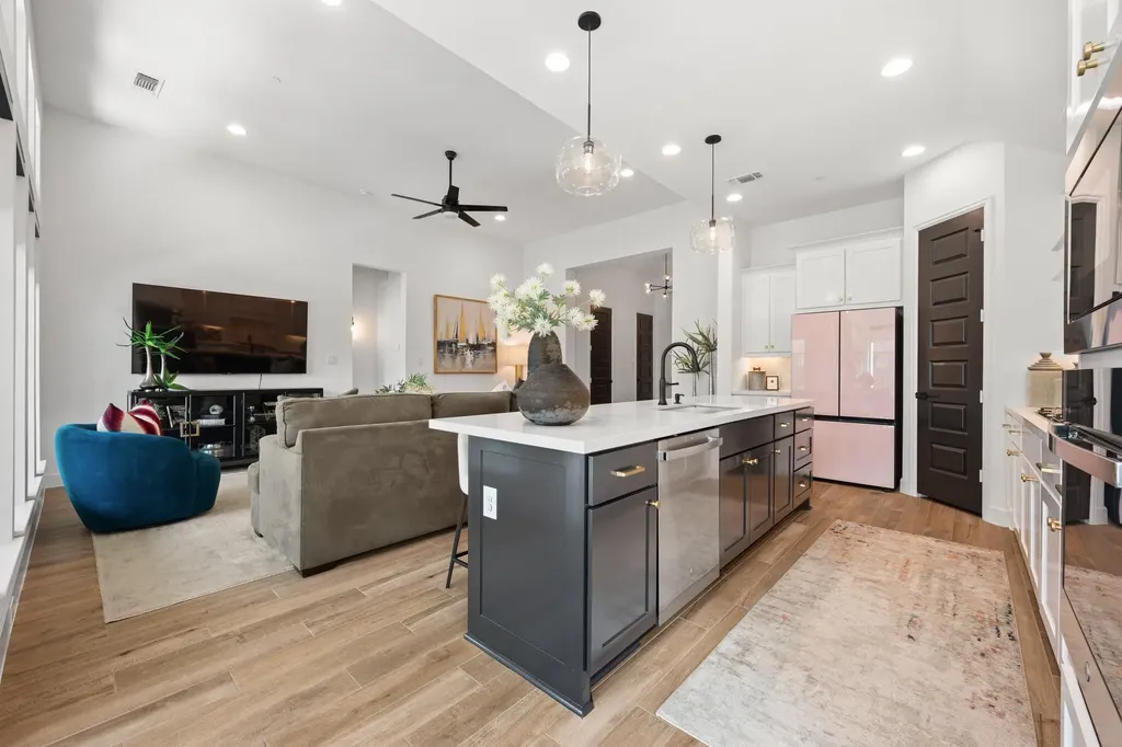 6213 Hilltop Plateau Drive Austin TX 78738