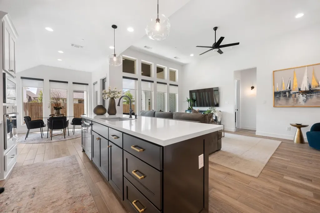 6213 Hilltop Plateau Drive Austin TX 78738