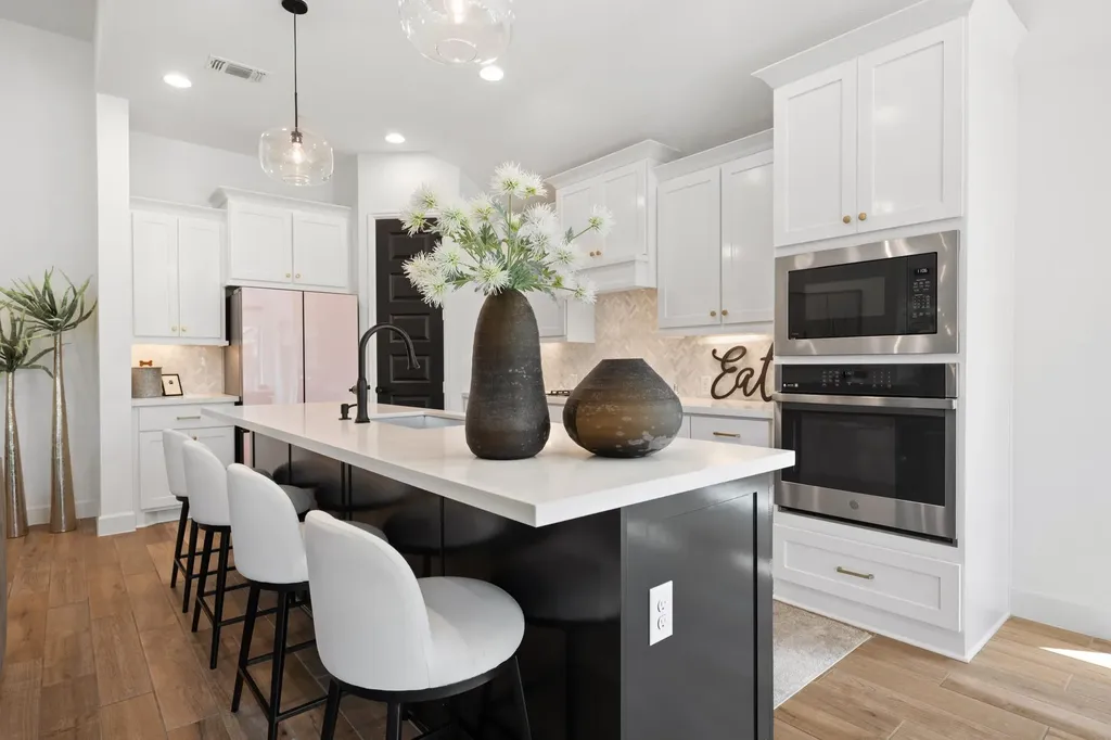 6213 Hilltop Plateau Drive Austin TX 78738