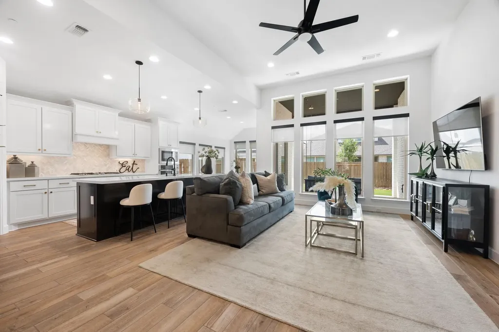 6213 Hilltop Plateau Drive Austin TX 78738