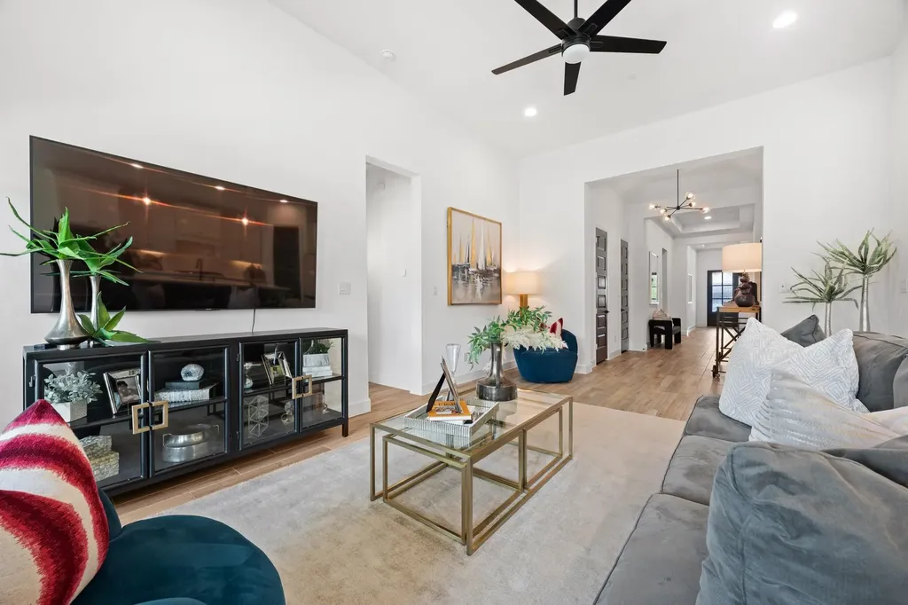 6213 Hilltop Plateau Drive Austin TX 78738