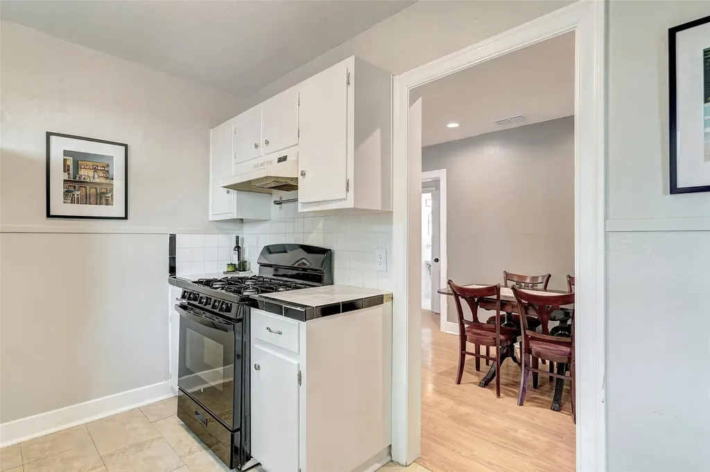 5204 Huisache Street Austin TX 78751