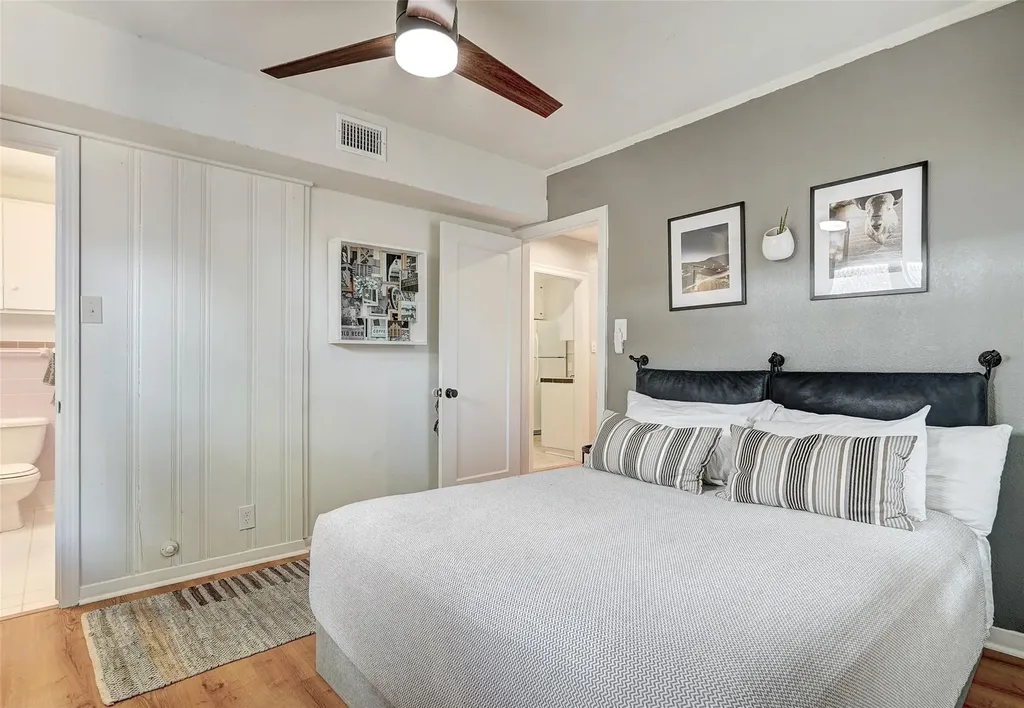 5204 Huisache Street Austin TX 78751