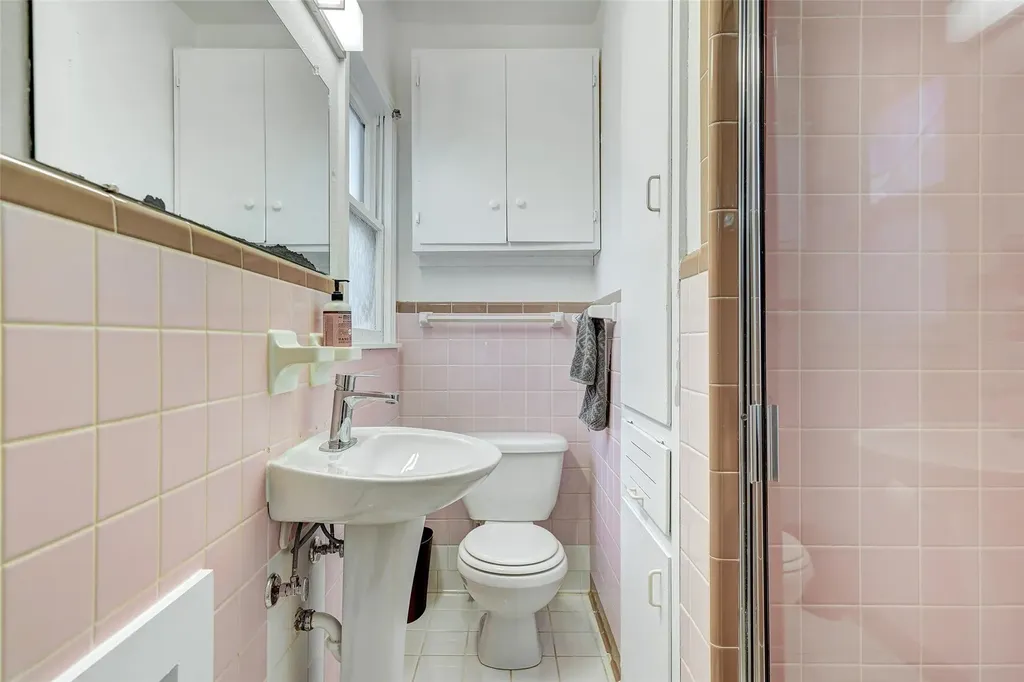 5204 Huisache Street Austin TX 78751