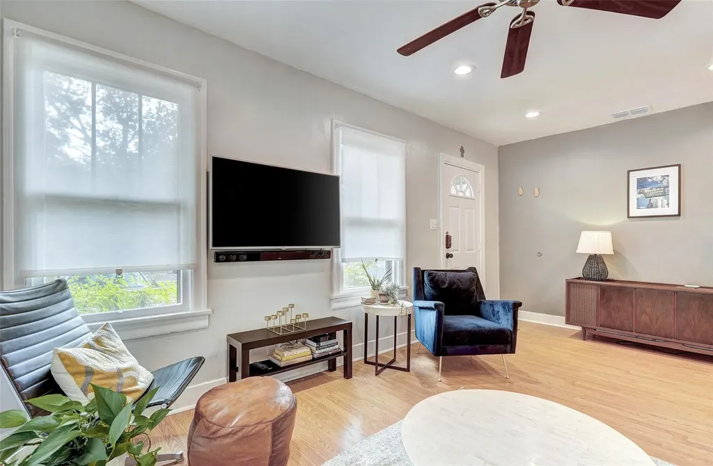 5204 Huisache Street Austin TX 78751
