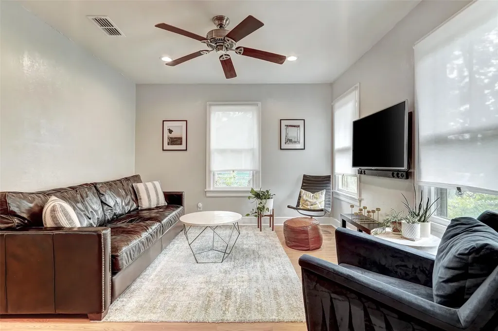 5204 Huisache Street Austin TX 78751