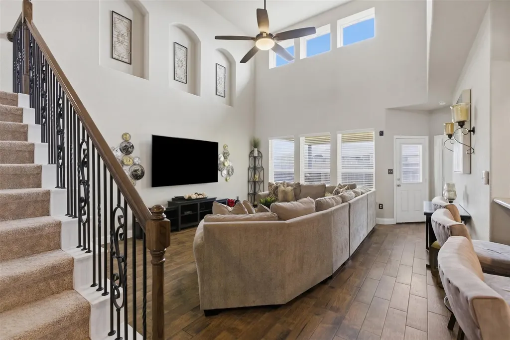 483 Algaroba Loop Buda TX 78610