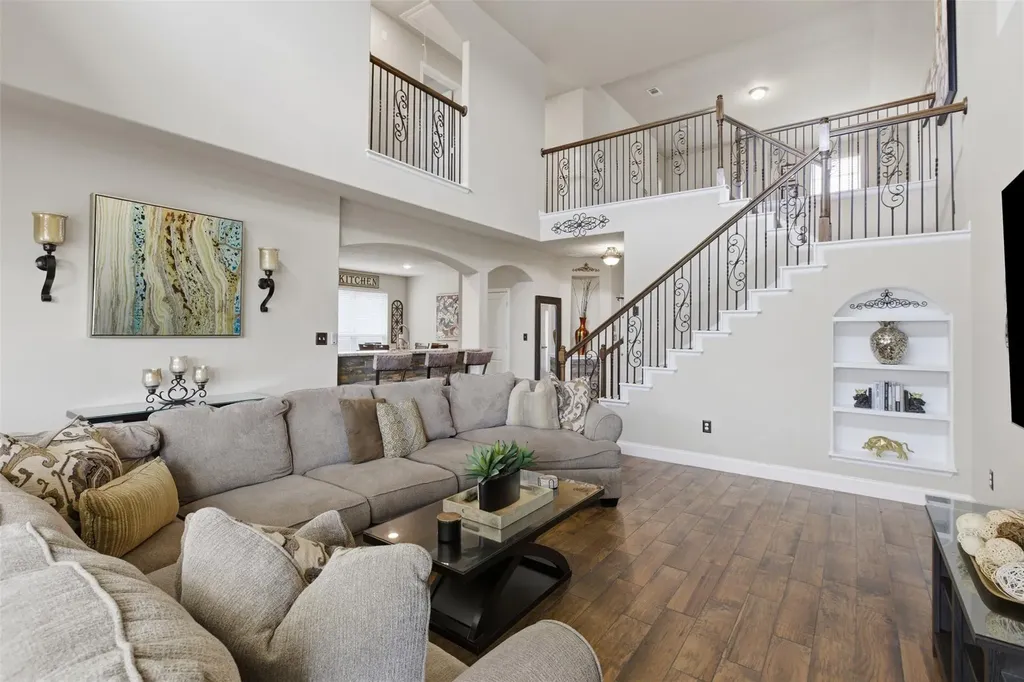 483 Algaroba Loop Buda TX 78610
