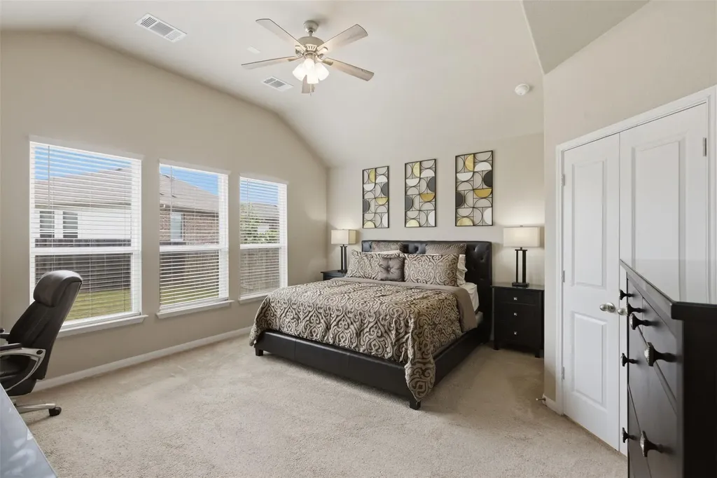 483 Algaroba Loop Buda TX 78610