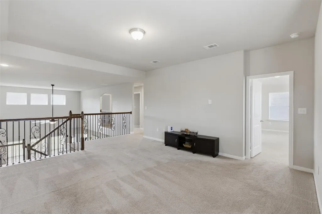 483 Algaroba Loop Buda TX 78610