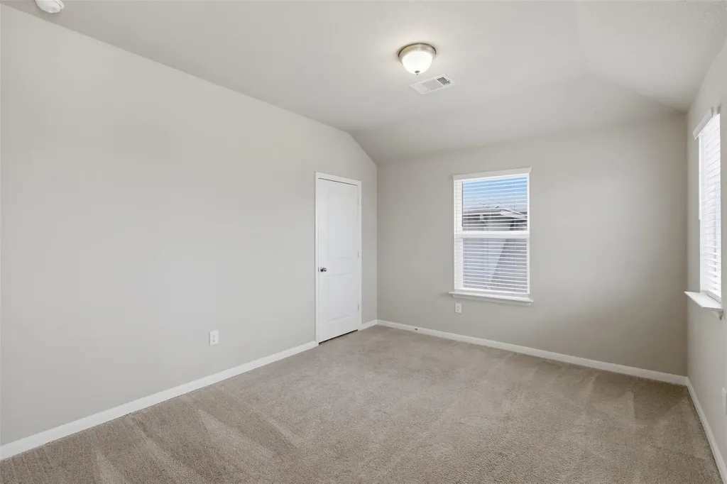 483 Algaroba Loop Buda TX 78610