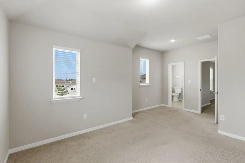 483 Algaroba Loop Buda TX 78610