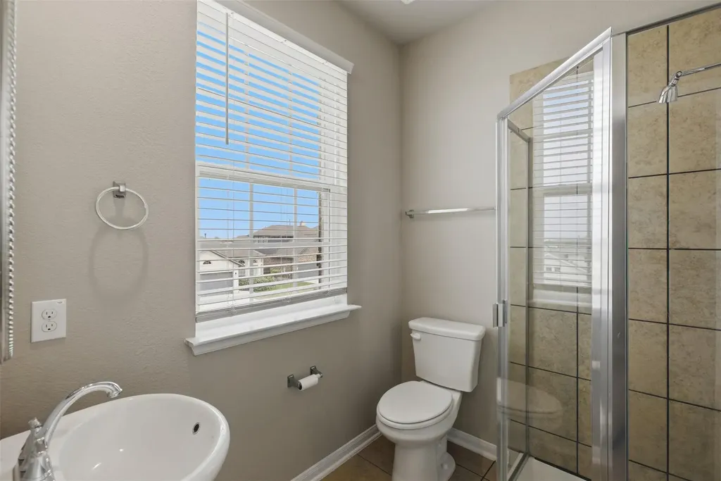 483 Algaroba Loop Buda TX 78610