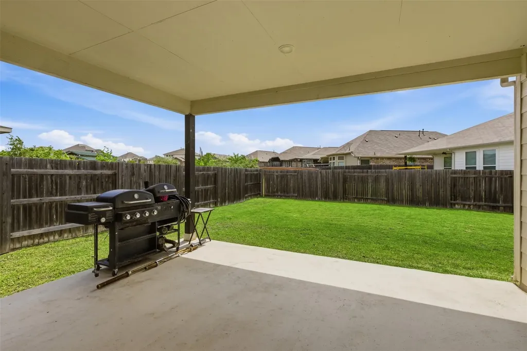 483 Algaroba Loop Buda TX 78610