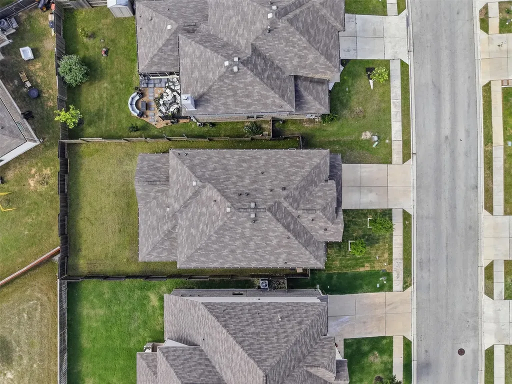 483 Algaroba Loop Buda TX 78610