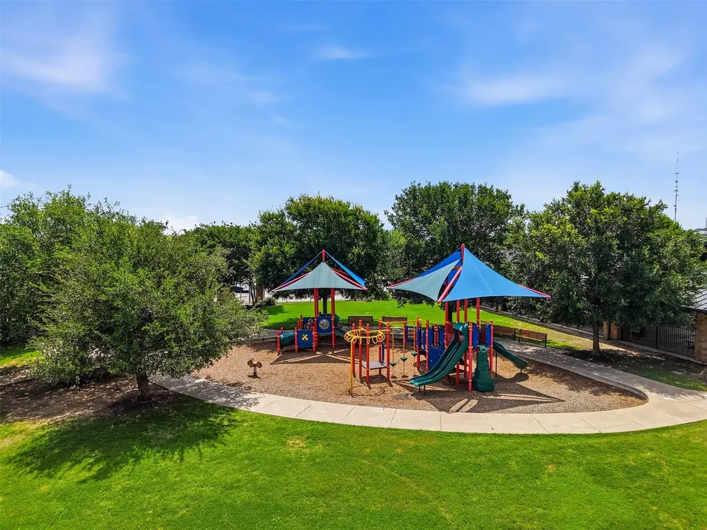 483 Algaroba Loop Buda TX 78610