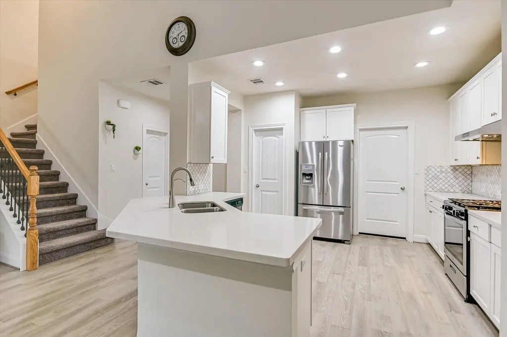 316 Middle Brook Drive Leander TX 78641