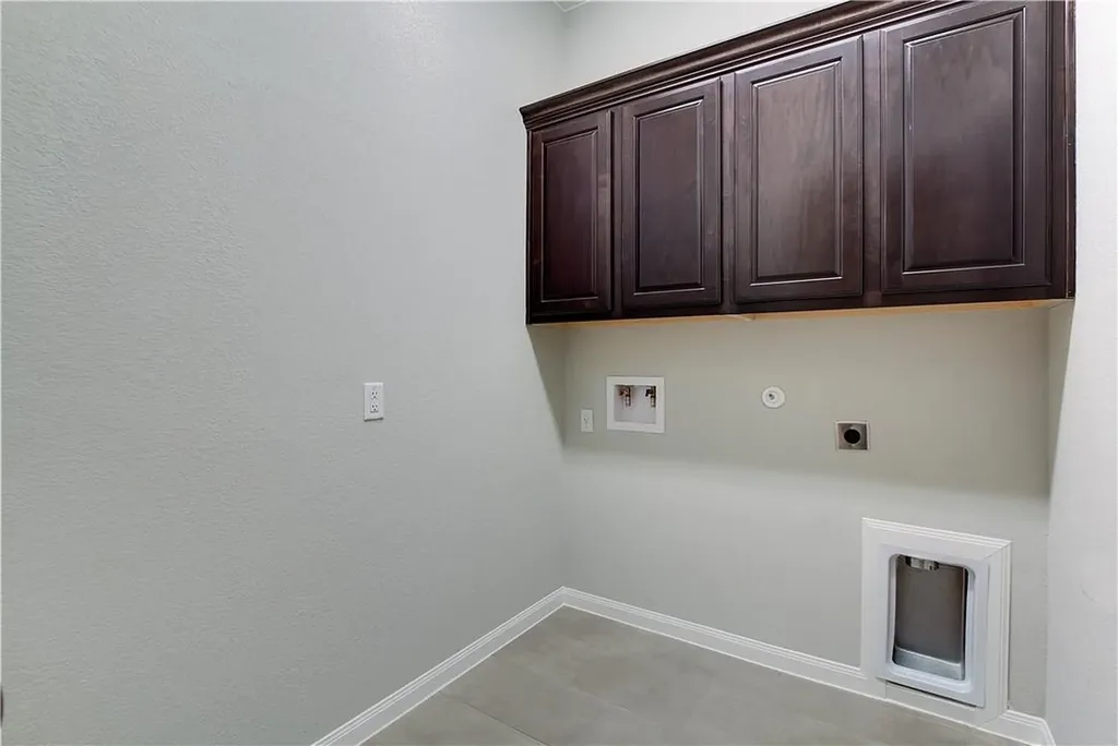 107 Cartwheel Bend Austin TX 78738