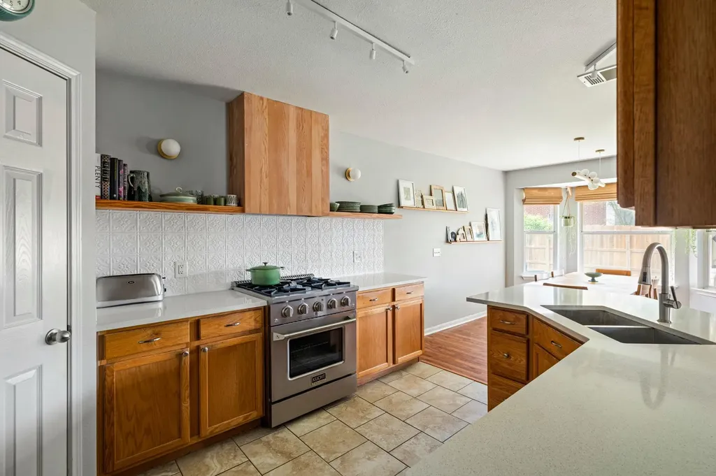 10904 Sherry Lee Cove Austin TX 78753