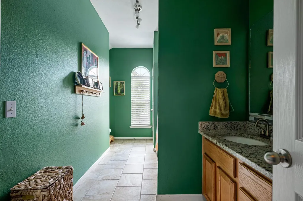 10904 Sherry Lee Cove Austin TX 78753