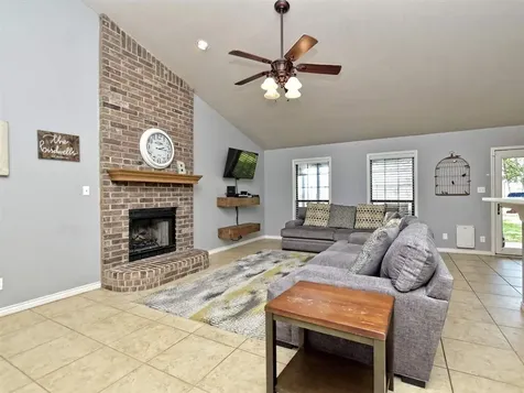 188 Turkey Run Meadowlakes TX 78654