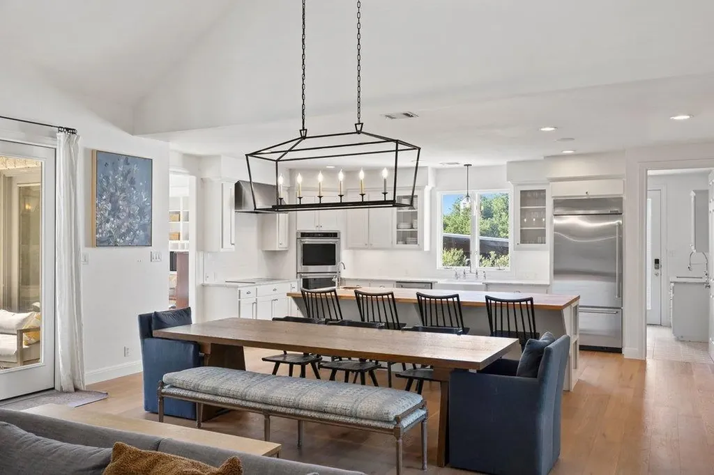 22 Autumn Oaks Drive Austin TX 78738
