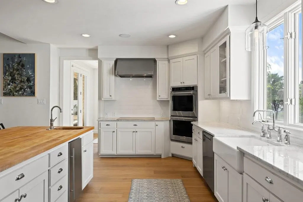 22 Autumn Oaks Drive Austin TX 78738