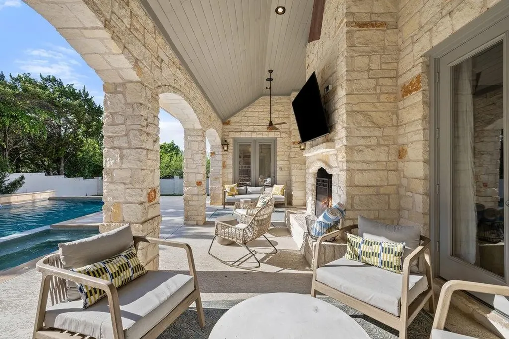 22 Autumn Oaks Drive Austin TX 78738