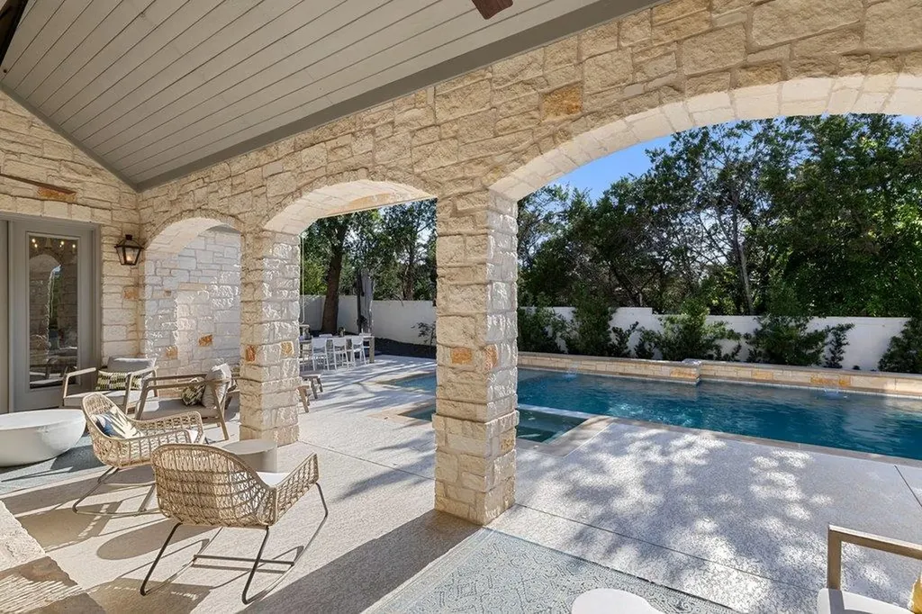 22 Autumn Oaks Drive Austin TX 78738