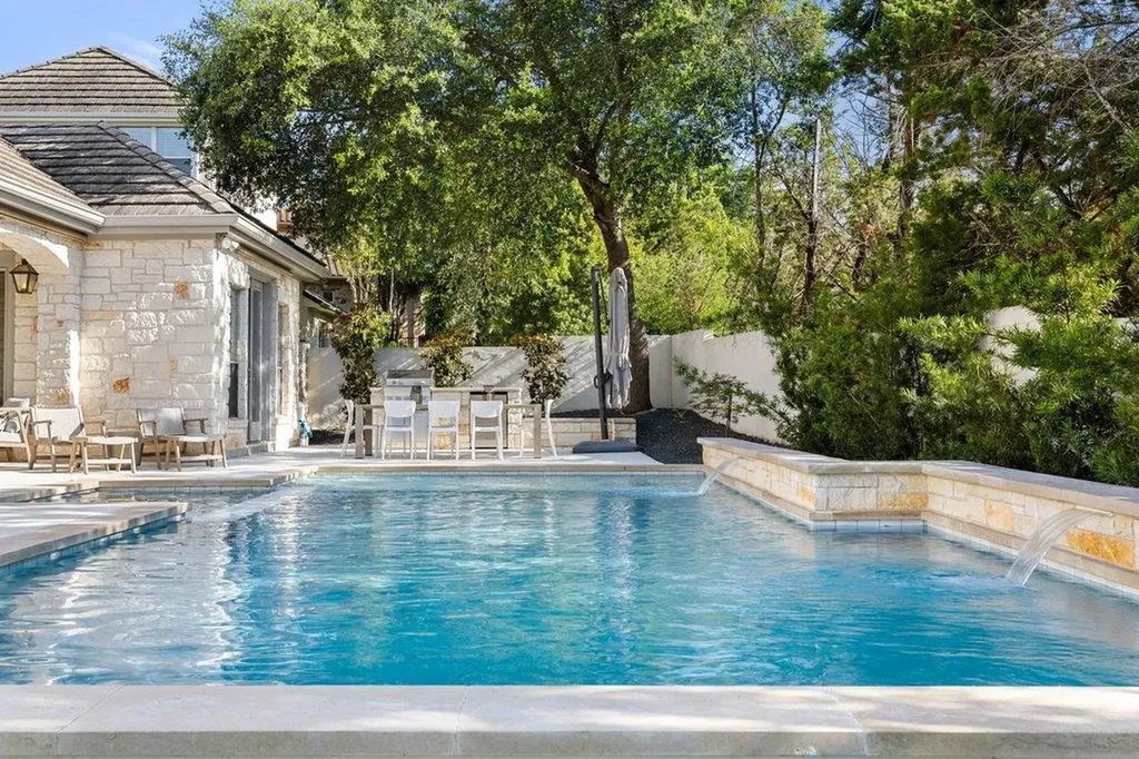 22 Autumn Oaks Drive Austin TX 78738