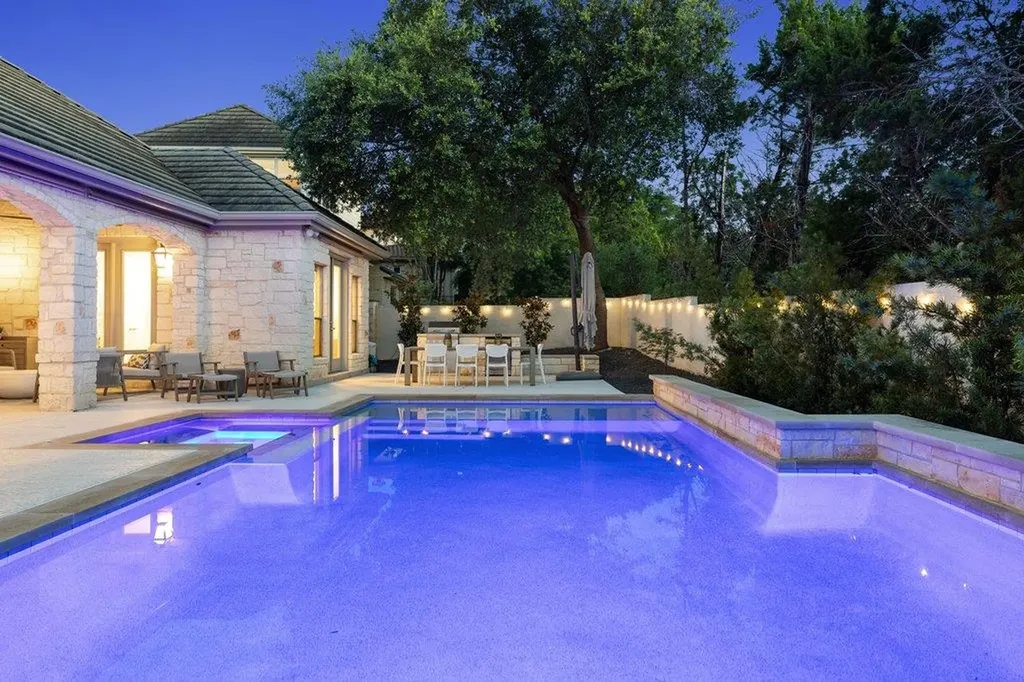 22 Autumn Oaks Drive Austin TX 78738