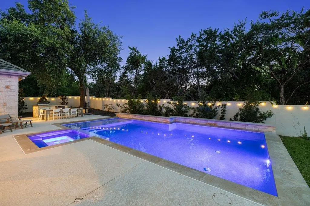 22 Autumn Oaks Drive Austin TX 78738