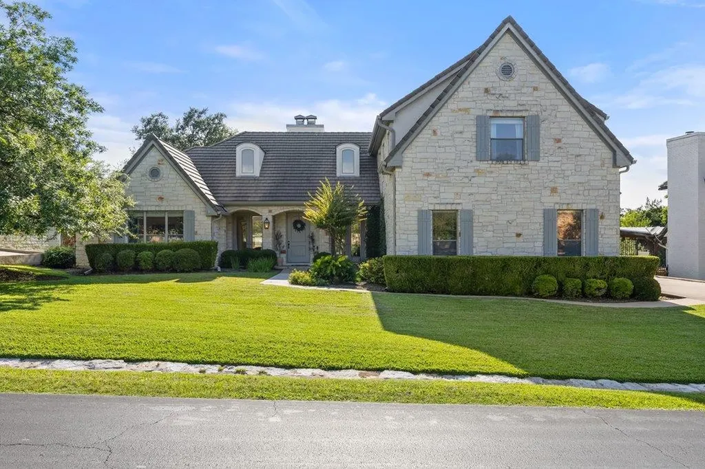 22 Autumn Oaks Drive Austin TX 78738