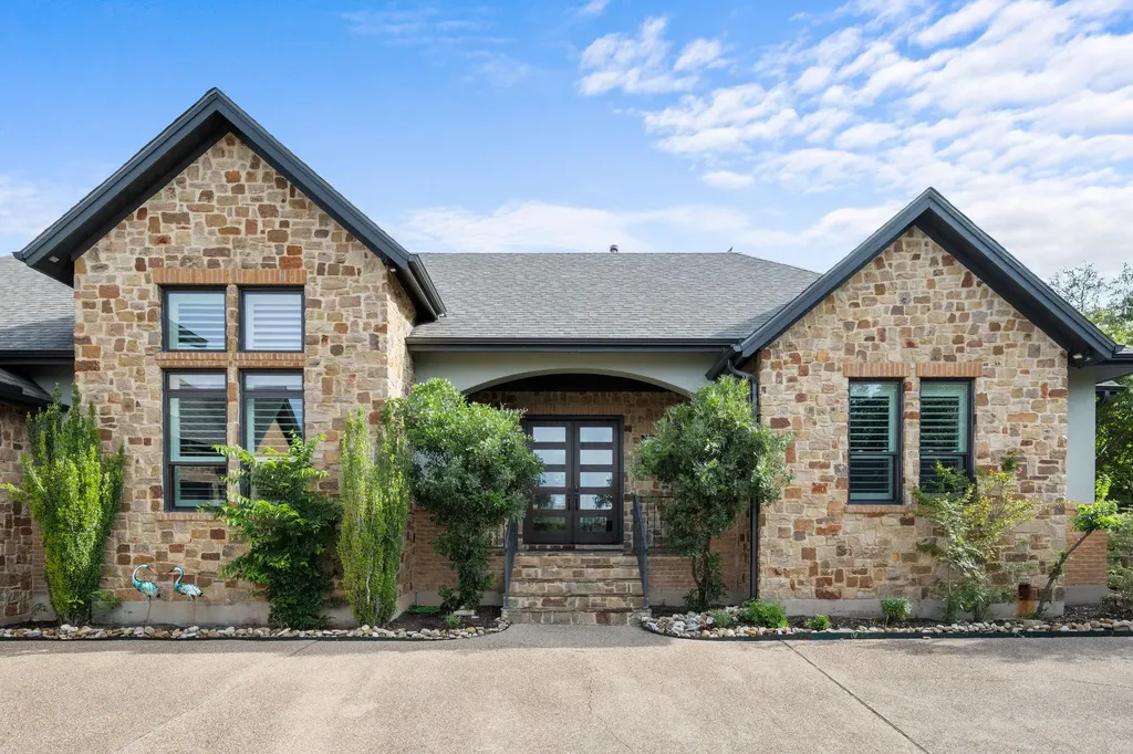 279 Rugged Earth Drive Austin TX 78737