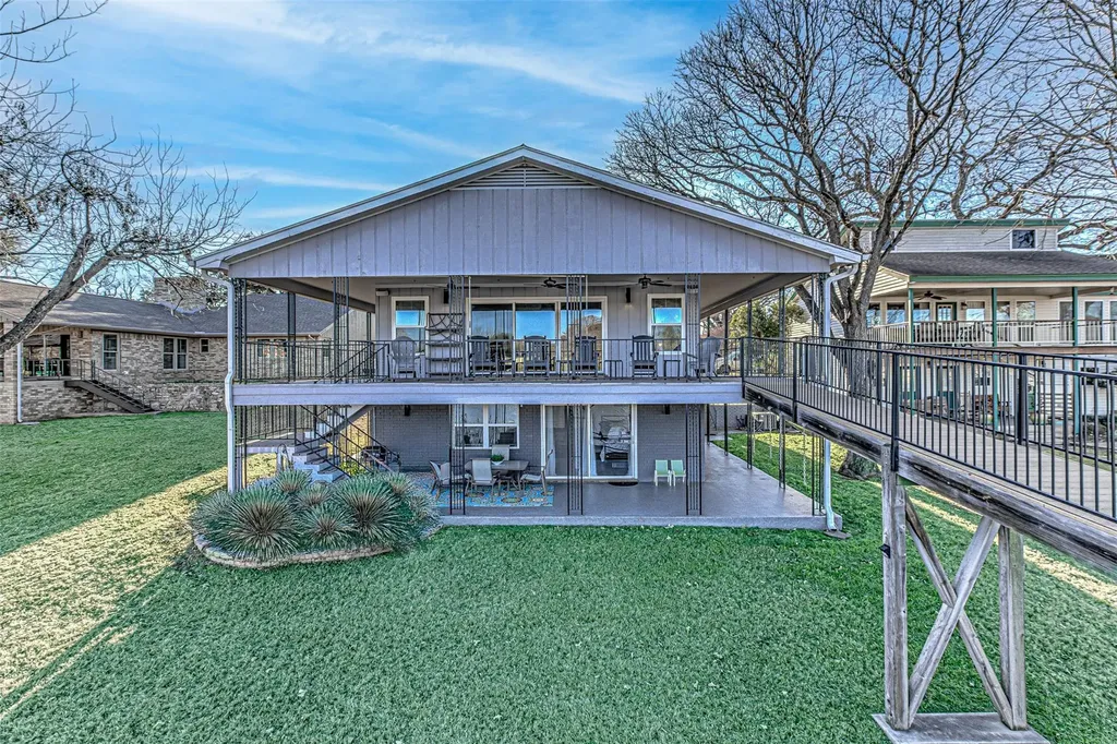 208 Riverside Drive Kingsland TX 78639