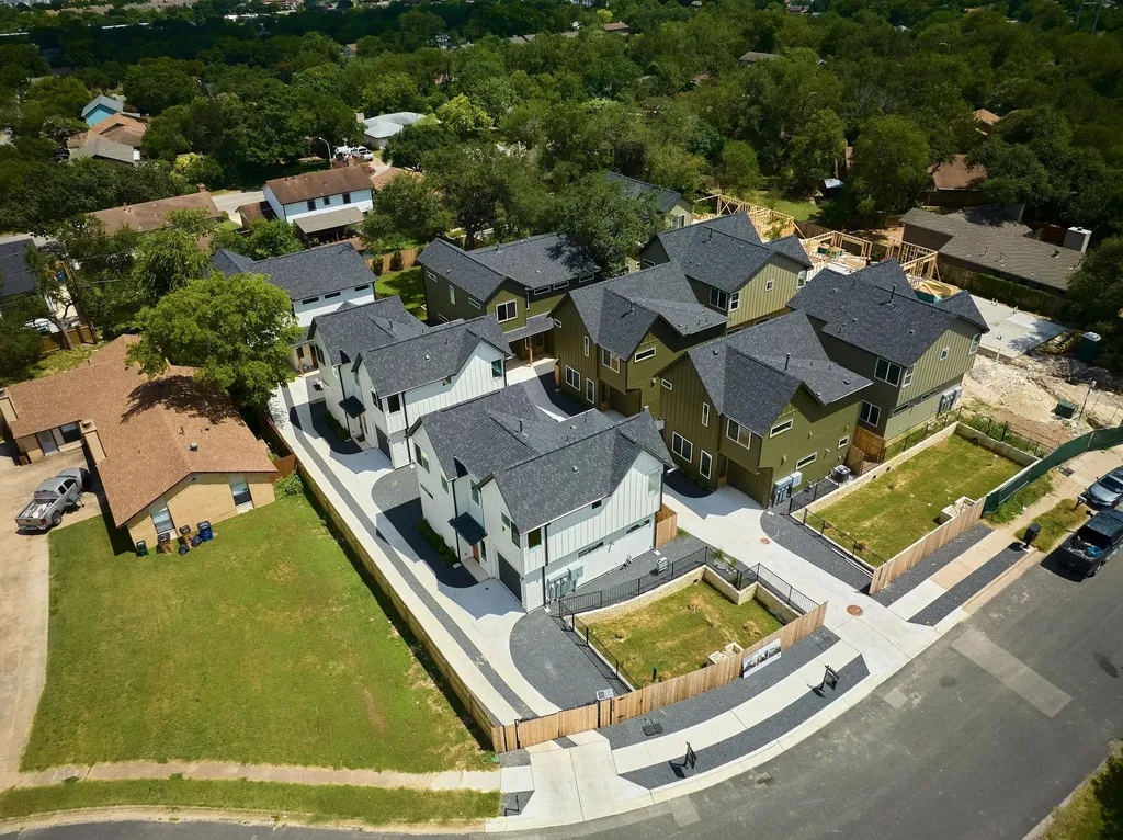 6407 Bradsher Austin TX 78745