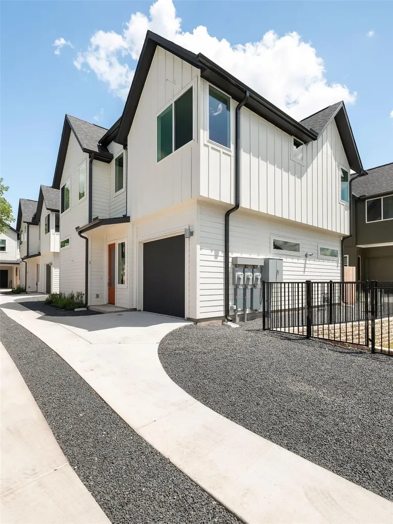 6407 Bradsher Austin TX 78745